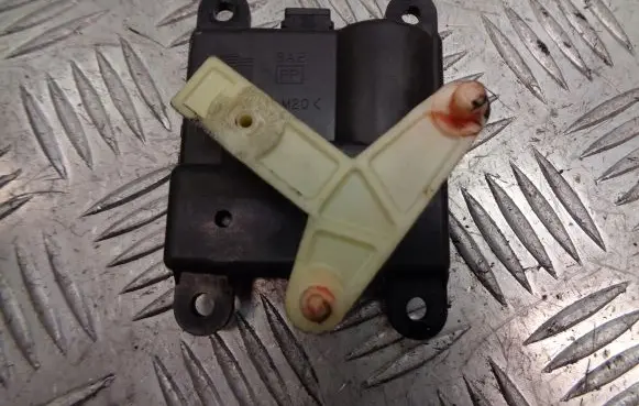 Nissan Primera A/C air flow flap actuator/motor 