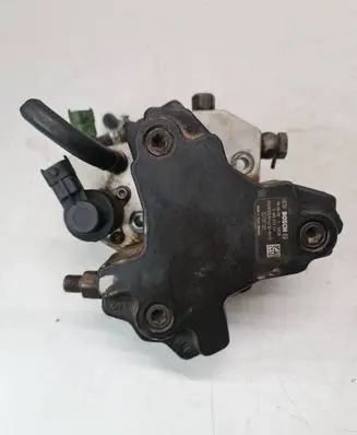 Volvo V70 Fuel injection high pressure pump 0445010111 30756125