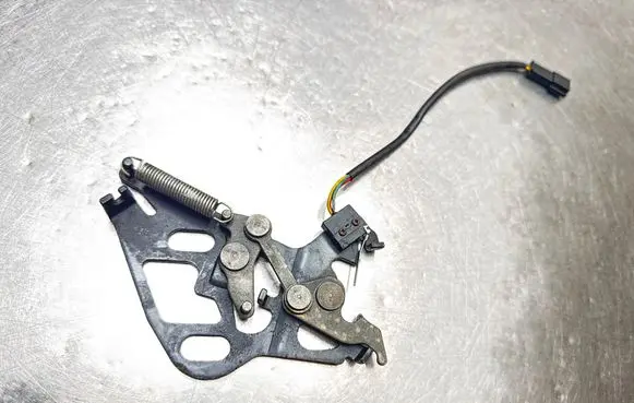 Saab 9-3 Ver1 Convertible roof lock/latch 5184650