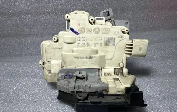 Audi Q7 4L Front door lock 3C1837016A