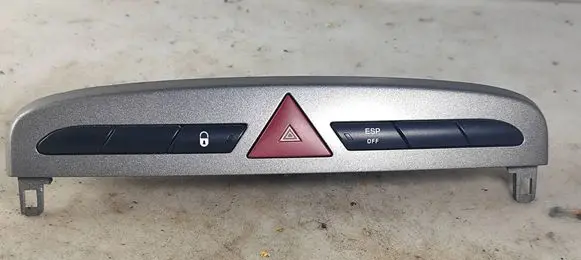Peugeot 308 Hazard light switch 9659215177