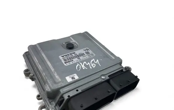 Volvo XC70 Engine control unit/module ECU 30785100AB 0281012765
