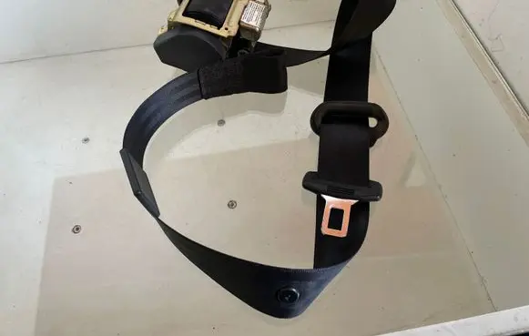 Audi A3 S3 8L Front seatbelt 8L3857706A 560560000B 12122000
