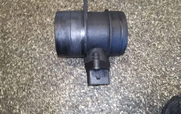 Volkswagen Touareg I Mass air flow meter 0281002461