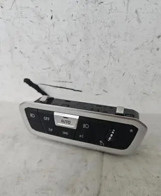 BMW X5 G05 Light switch 9461132 E11819940A