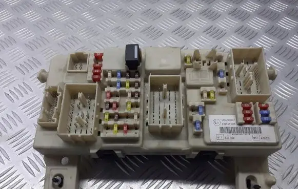 Ford Focus Fuse box set 7M5T-14A073-BB
