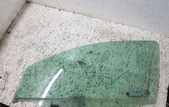 Nissan Qashqai Front door window glass four-door