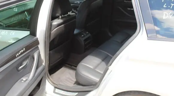 BMW 5 F10 F11 Rubber seal sliding door (on door) 