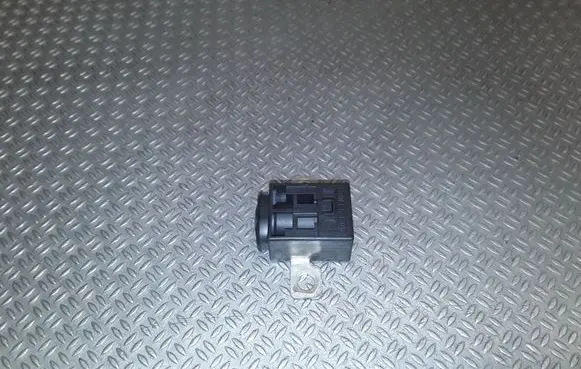 Audi A6 S6 C6 4F Battery relay fuse 4F0915519