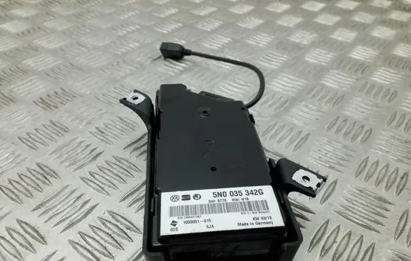 Volkswagen Polo V 6R Head unit multimedia control 5N0035342G 5N0035558 6R0971845P