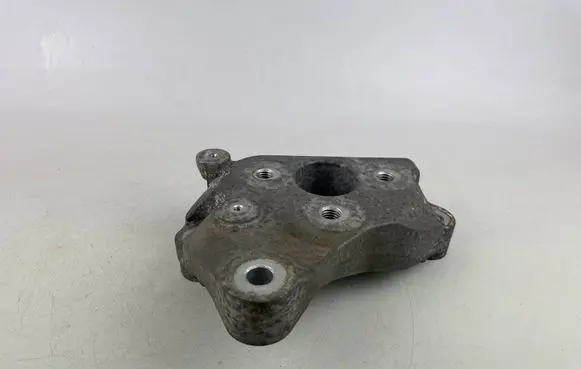 Chrysler Pacifica Gearbox mounting bracket 68470172AA