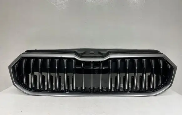 Front bumper upper radiator grill