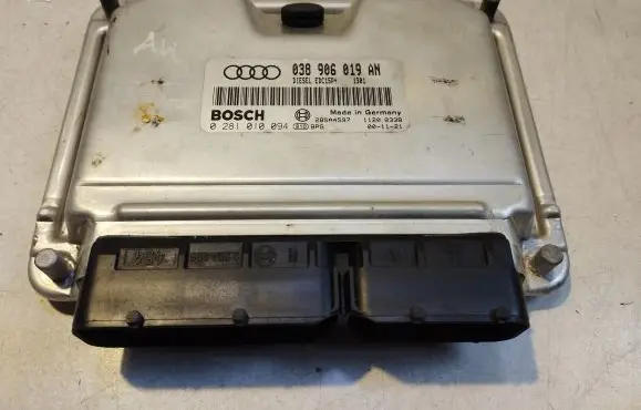 Audi A4 S4 B5 8D Engine control unit/module 038906019AN 0281010094