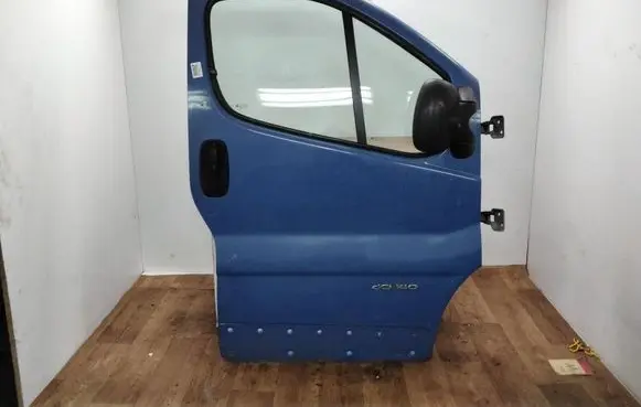 Nissan King Cab, Navara Front door
