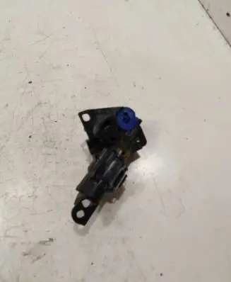 BMW 5 F10 F11 Glove box lock 03f1010017