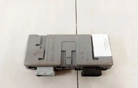 Peugeot 607 Seat control module 9638960380