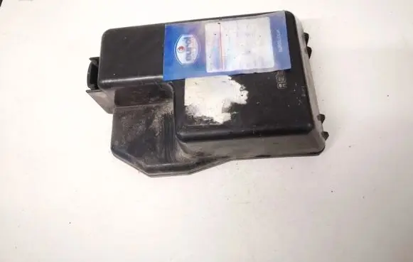 Toyota Avensis Verso Fuse box cover