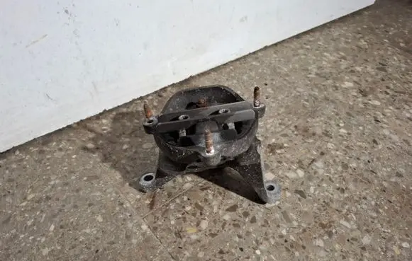 Audi A4 S4 B8 8K Gearbox mount 8K0399151