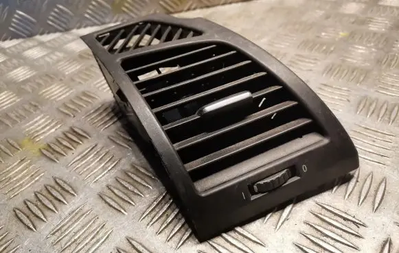 BMW 1 E81 E87 Dashboard air vent grill cover trim 7059188