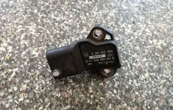 Volkswagen Caddy Air pressure sensor 0281002399 038906051B