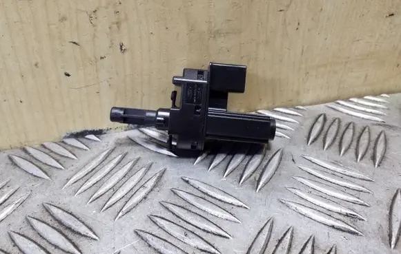Clutch pedal sensor