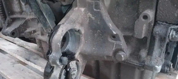 Citroen Xsara Picasso Engine mounting bracket