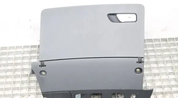 Audi TT TTS RS Mk3 8S Glove box 8S2857035