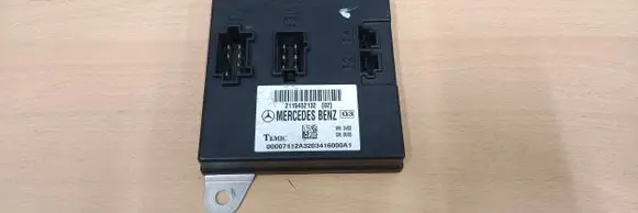 Mercedes-Benz E W211 Comfort/convenience module 2115452132