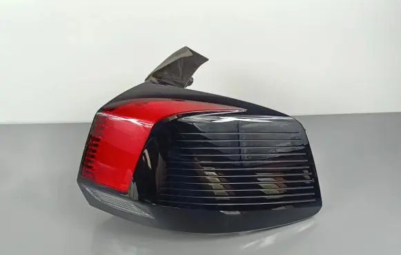 Peugeot 5008 II Rear/tail lights 9811028180