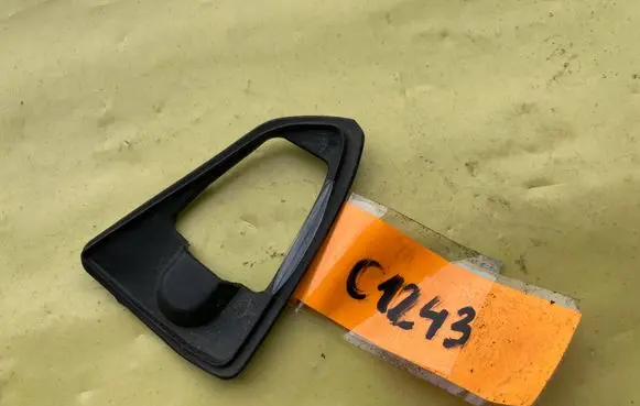Mercedes-Benz C W204 Other front door trim element A2047660605