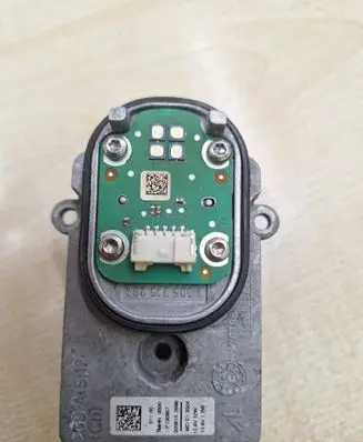 Mercedes-Benz C W205 LED ballast control module P130867 0208152696 MDE13504