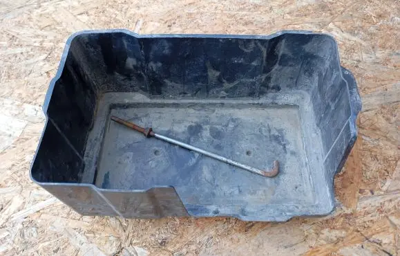 Battery box tray