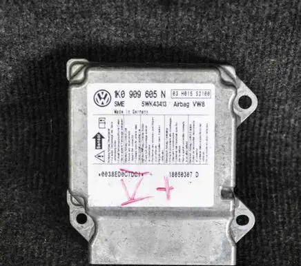 Volkswagen Jetta V Airbag control unit/module 1K0909605N