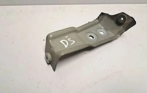 BMW X7 G07 Fender mounting bracket 7418218