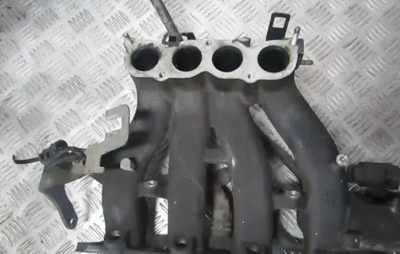 Opel Astra F Intake manifold 90470006