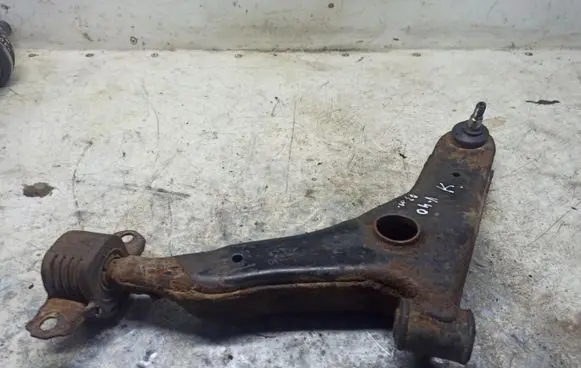 Volvo S40, V40 Front lower control arm/wishbone
