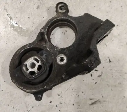 Citroen C5 Engine mounting bracket