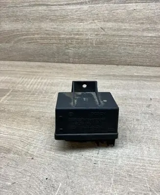 Peugeot 407 Glow plug pre-heat relay 0281003018