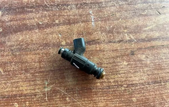 Mini One - Cooper R50 - 53 Fuel injector 04891192AA 0280155991