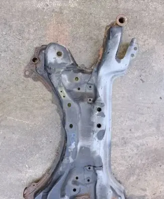 Toyota RAV 4 (XA30) Front subframe 8T70