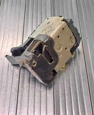 Ford Fusion Front door lock