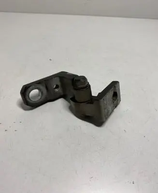 Volkswagen Touran I Front door upper hinge 600831402B