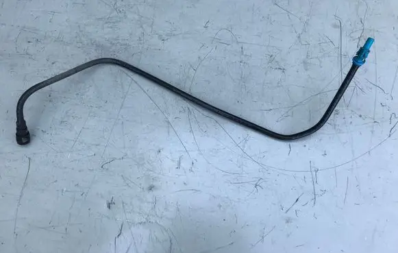 Opel Zafira B Fuel line pipe 13174611