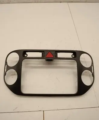 Volkswagen Golf Plus Radio/GPS head unit trim 5M0858071K