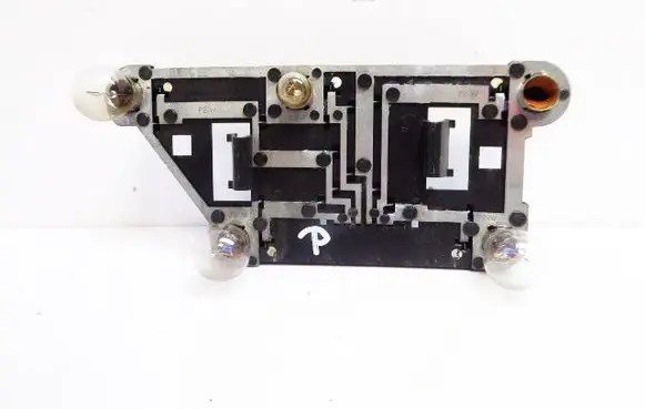 Toyota Avensis T220 Tail light bulb cover holder