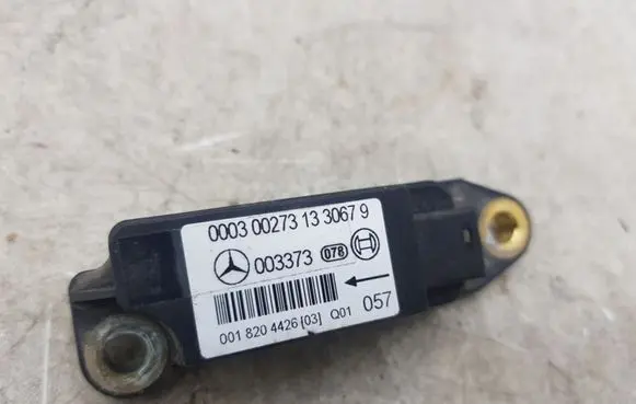 Mercedes-Benz C W203 Airbag deployment crash/impact sensor 001820442603Q01 003373 0003002731330679