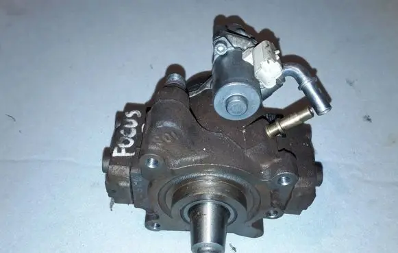 Ford Focus Fuel injection high pressure pump 9676289780