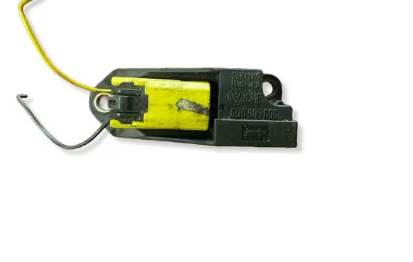 Volkswagen PASSAT B5.5 Airbag deployment crash/impact sensor 6Q0909606