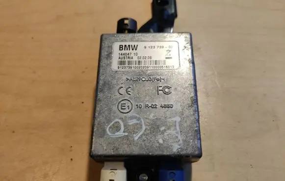 BMW 5 E60 E61 Antenna control unit 912373902