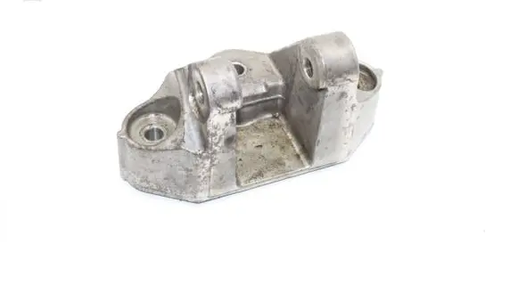 Nissan X-Trail T32 Engine mounting bracket 038172